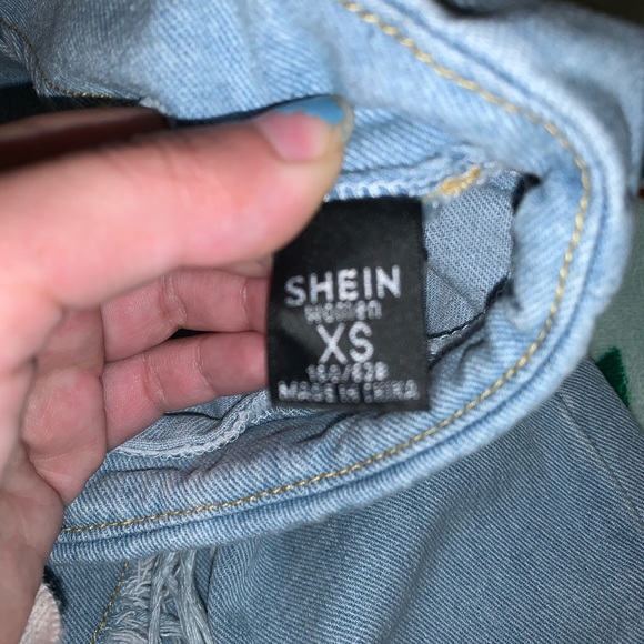 Asymmetrical flirty fringe mini skirt - Picture 4 of 4